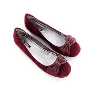 ECCO NWD FLAWED Burgundy Suede Flats With Studded Leather Bow